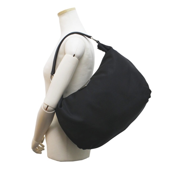 - Authentic beautiful Prada shoulder bag - Picture 2 of 8